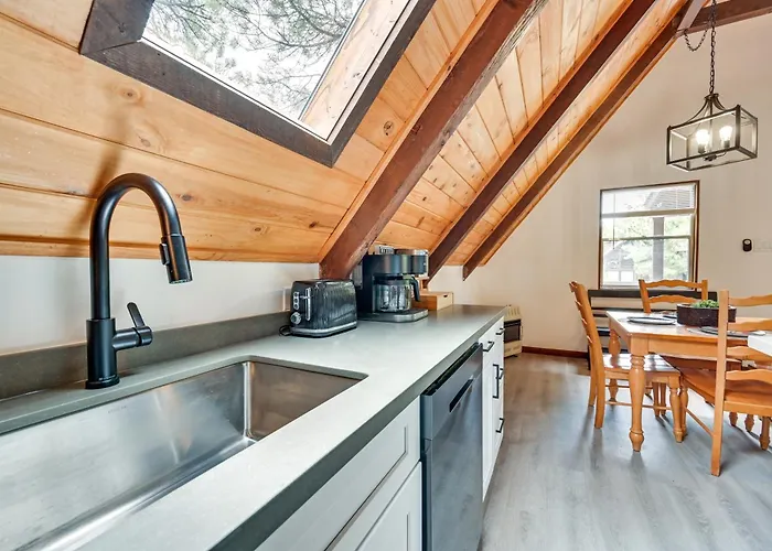 Dom wakacyjny Deck & Grill: A-frame In Munds Park!