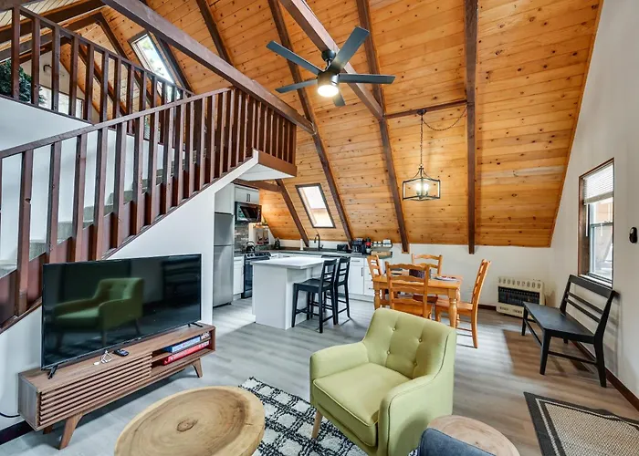 Dom wakacyjny Deck & Grill: A-frame In Munds Park!